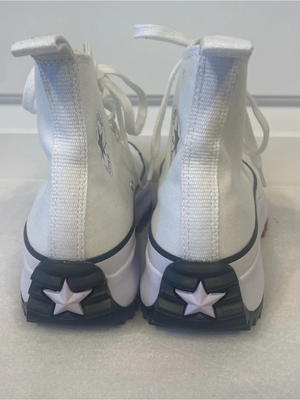 CONVERSE RUN STAR HIKE PLATFORM NEW IN BOX!  HI TOP, WHITE, WOMENS 8